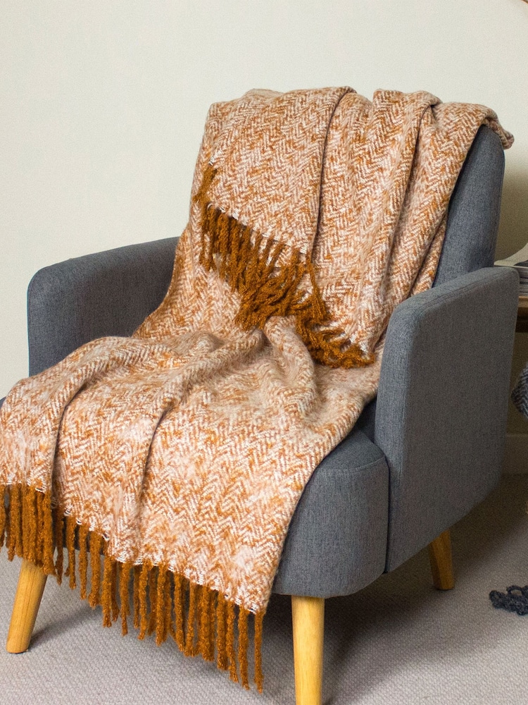 furn. Gold Weaver Throw - Image 1 of 2