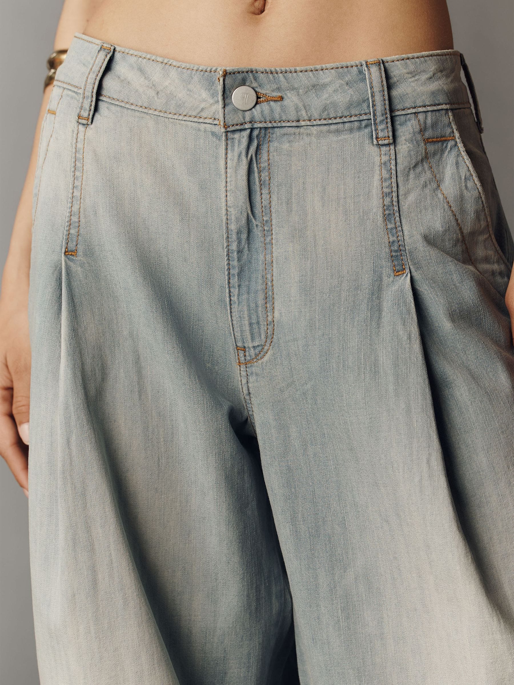 【新品】LEINWANDE High-rise Balloon Trousers Buy Anthropologie Blue Pilcro Isabela High-Rise Balloon Jeans from