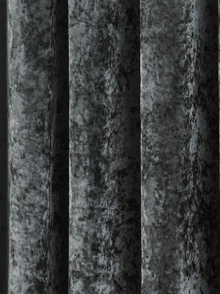Riva Paoletti Pewter Grey Verona Crushed Velvet Eyelet Curtains - Image 3 of 3