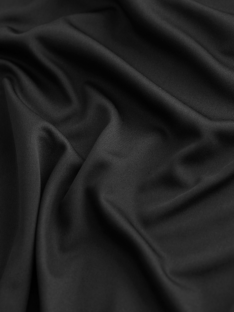 Black Long Line Thin Strap V-Neck Vest - Image 6 of 6 Black Long Line Thin Strap V-Neck Vest - Image 6 of 6