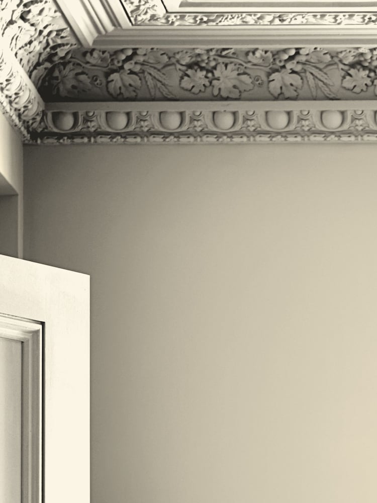 Laura Ashley Primose Yellow White Matte Emulsion Paint - Image 2 of 4