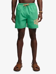 Shorts de baño de 16 pulgadas con logo estampado de Superdry - Imagen 2 de 8