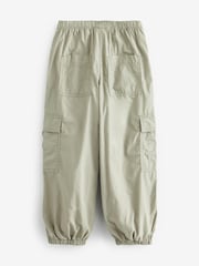 Salbeigrün - Parachute-Cargohose mit Jerseyfutter (3–16 Jahre) - Bild 6 von 8