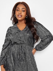 Yours Curve Black Limited Crinkle Dress - Image 4 of 4