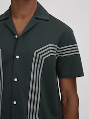 Reiss Emerald Arlington Mercerised Cotton Embroidered Cuban Collar Shirt - Image 4 of 6