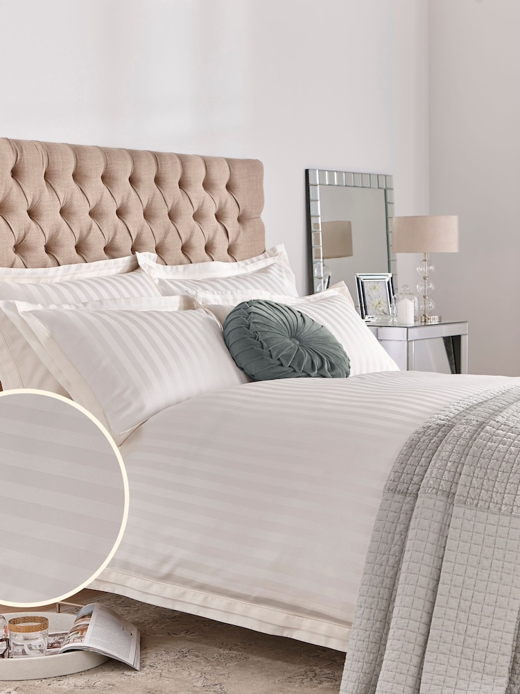 Laura Ashley комплект из % хлопка с пододеяльником и наволочкой из 100хлопка - Изображение 2 из 5 Laura Ashley комплект из % хлопка с пододеяльником и наволочкой из 100хлопка - Изображение 2 из 5