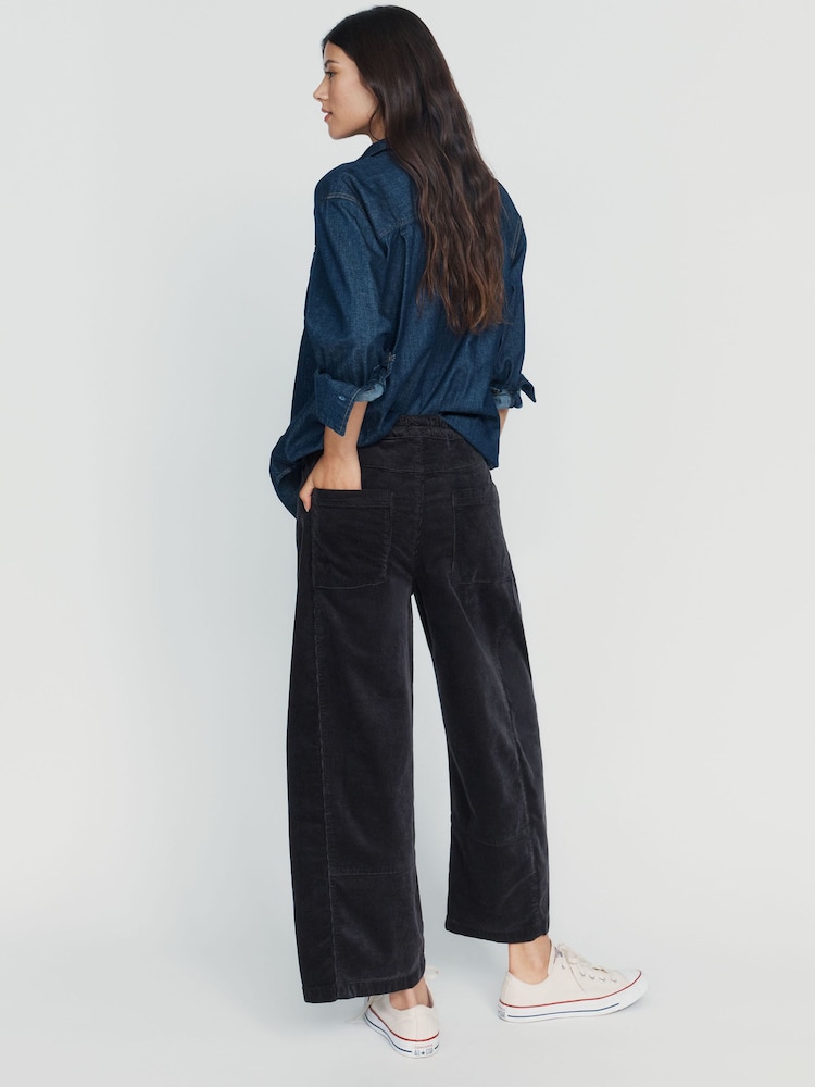Anthropologie The Izzie Relaxed Pull-On Barrel Trousers by Pilcro: Corduroy Edition - Bilde 5 av 5 Anthropologie The Izzie Relaxed Pull-On Barrel Trousers by Pilcro: Corduroy Edition - Bilde 5 av 5