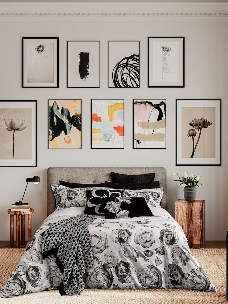 Ted Baker Mono Mono 100% Cotton Floral Duvet Cover and Pillowcase Set - Image 1 of 5