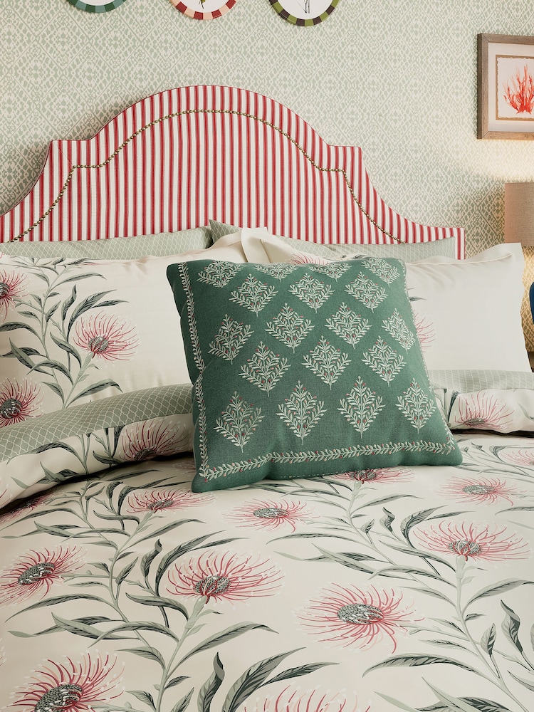 Sanderson Fuchsia Catherinae 100% Cotton Duvet Cover and Pillowcase Set - Image 2 of 6
