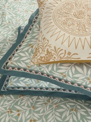 V&A Green Room 100% Cotton Willow Duvet Cover and Pillowcase Set - Image 3 of 4