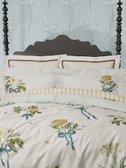 Sanderson Quince Chalk Cupids Beau 100% Cotton Duvet Cover and Pillowcase Set - Image 2 of 5