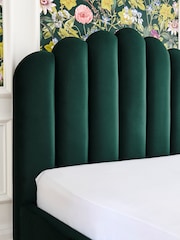 Clarke and Clarke Bottle Green Velvet Scalloped Bed - Image 4 of 6