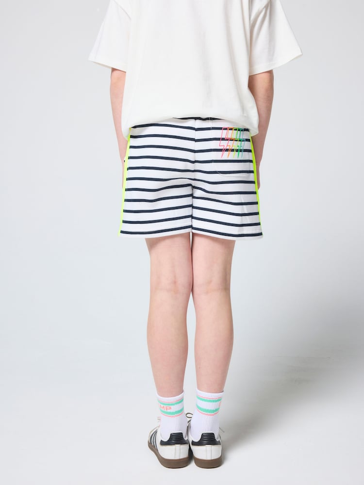 SCAMP & DUDE Stripete Fargeblokking Shorts - Bilde 2 av 3