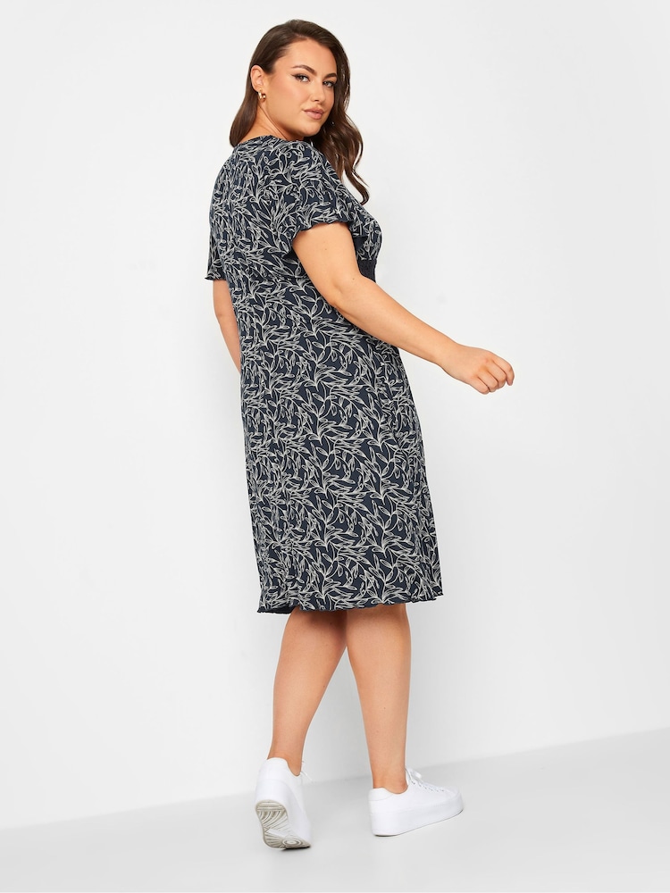 Yours Curve Blue V-Neck Lace Detail Dress - Image 2 of 4 Yours Curve Blue V-Neck Lace Detail Dress - Image 2 of 4