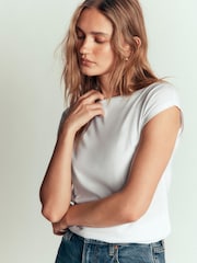 Άσπρο - Boden Supersoft T-Shirt με λαιμόκοψη - Εικόνα 1 από 4