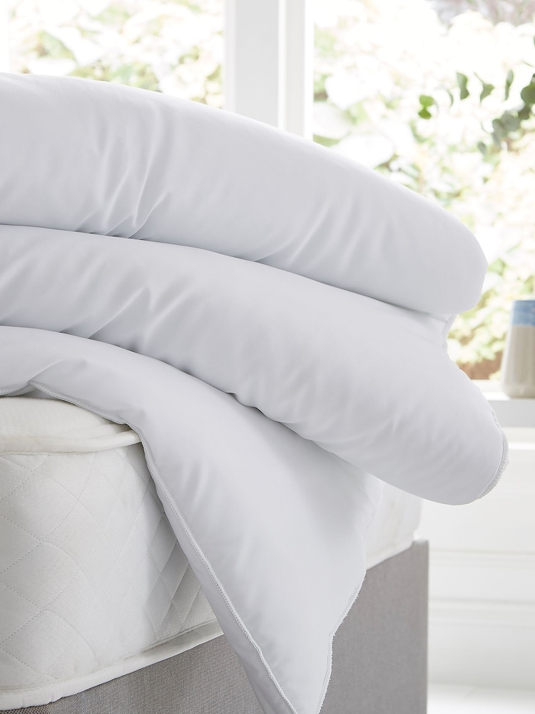 Silentnight Ultrabounce 13.5 Tog Duvet - Image 1 of 9