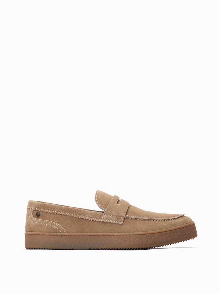 Suede Sand Natural - Mocasines sin cierres con tira Claude de Base London - Imagen 1 de 6 Suede Sand Natural - Mocasines sin cierres con tira Claude de Base London - Imagen 1 de 6