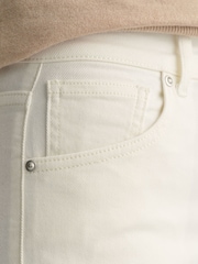 GANT White Slim Fit Ankle Grazer Jeans - Image 7 of 9
