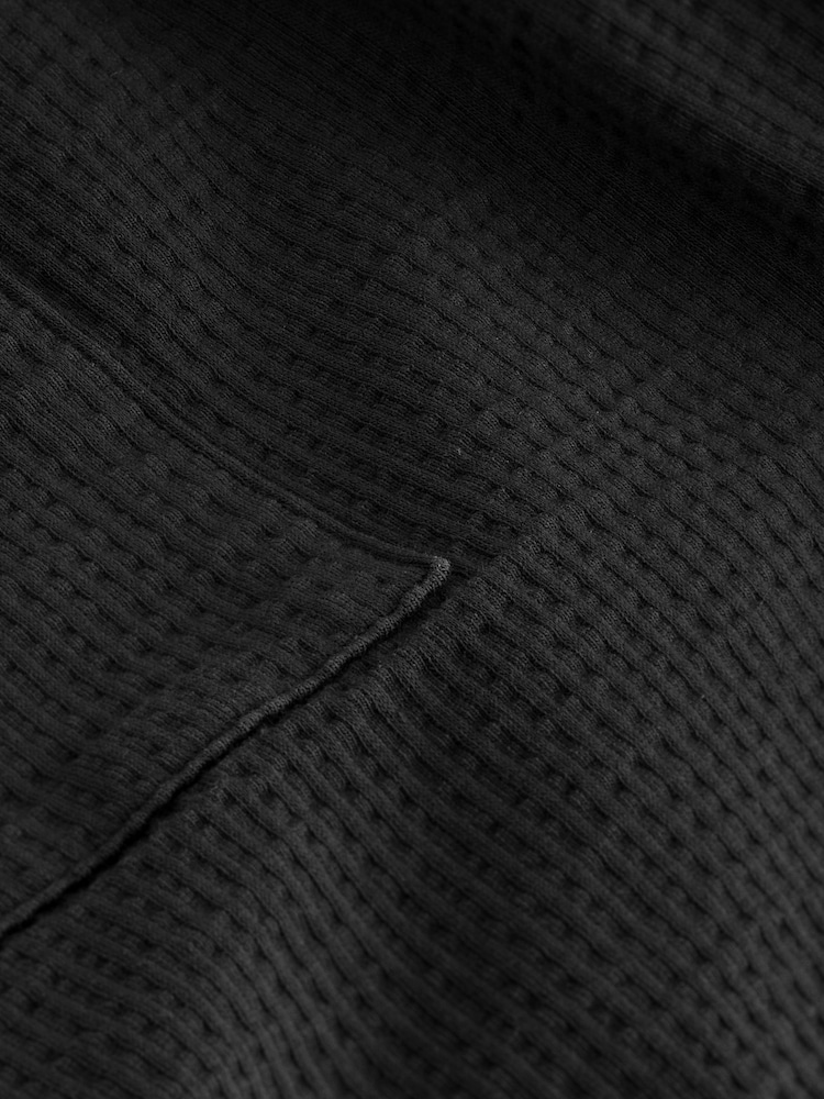 Schwarz - Leichte Seersucker Utility-Shorts mit Struktur und zwei Taschen - Bild 5 von 5