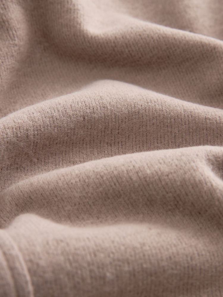 Neutral - Kuscheliger, weicher Pullover mit Rundhalsausschnitt und gerippten Nähten - Bild 7 von 7