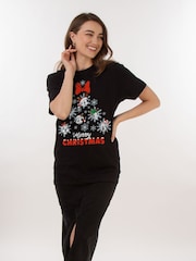 Brands In Disney Mickey & Friends Christmas Tree Fit T-Shirt - 4의 이미지 2
