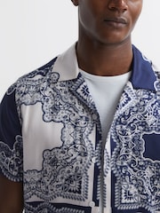 Reiss Blue/White Loxley Printed Cuban Collar Button Through T-Shirt - Image 3 of 4