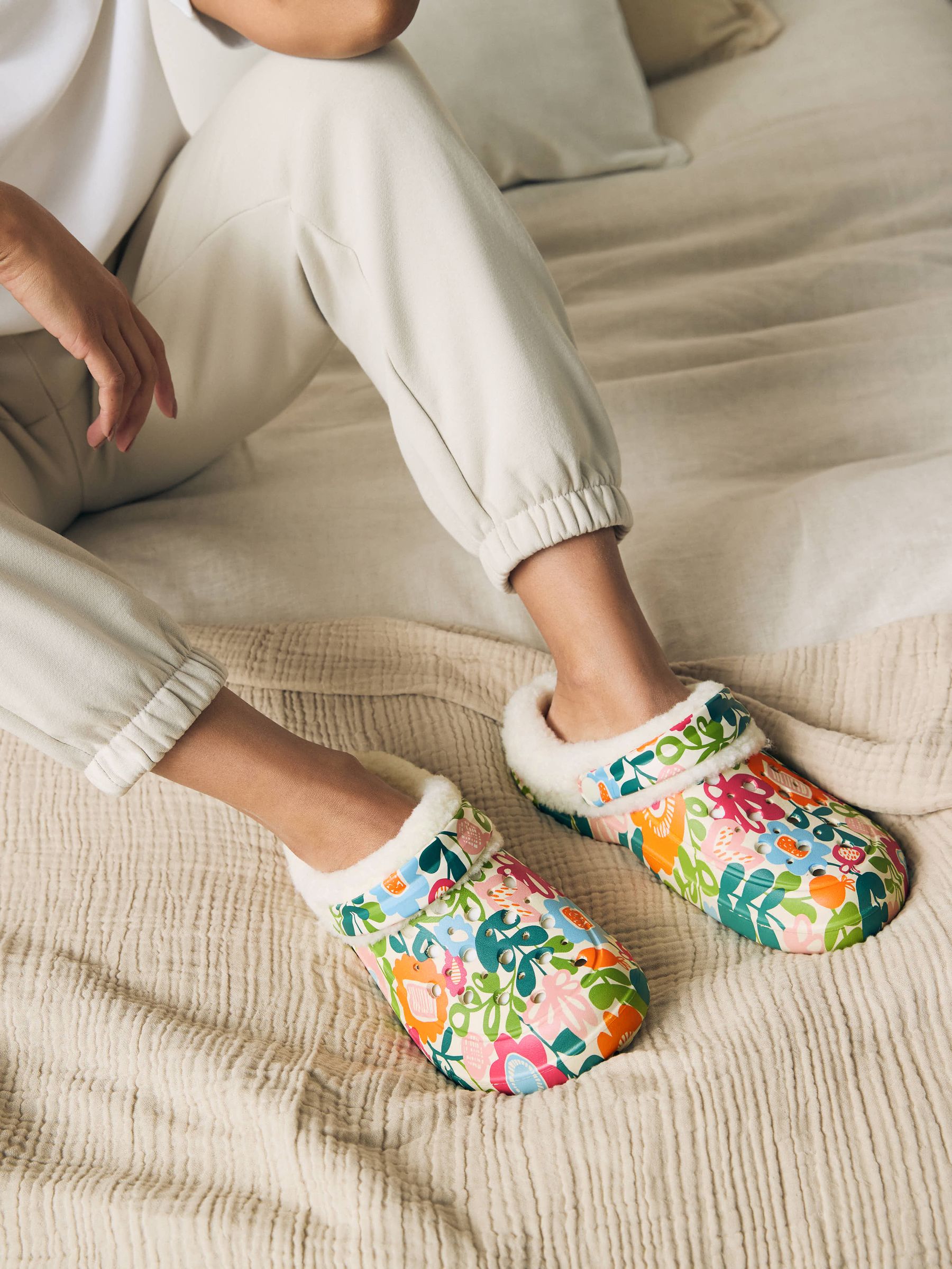 Floral slippers online