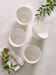 White Set of 4 Flower Bowls - Image 1 of 4
