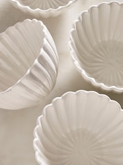 White Set of 4 Flower Bowls - Image 2 of 4