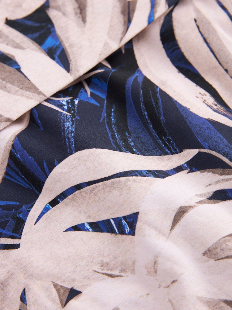 Marineblau mit Palmenprint - Bikinihose mit Rollsaum - Bild 4 von 4 Marineblau mit Palmenprint - Bikinihose mit Rollsaum - Bild 4 von 4