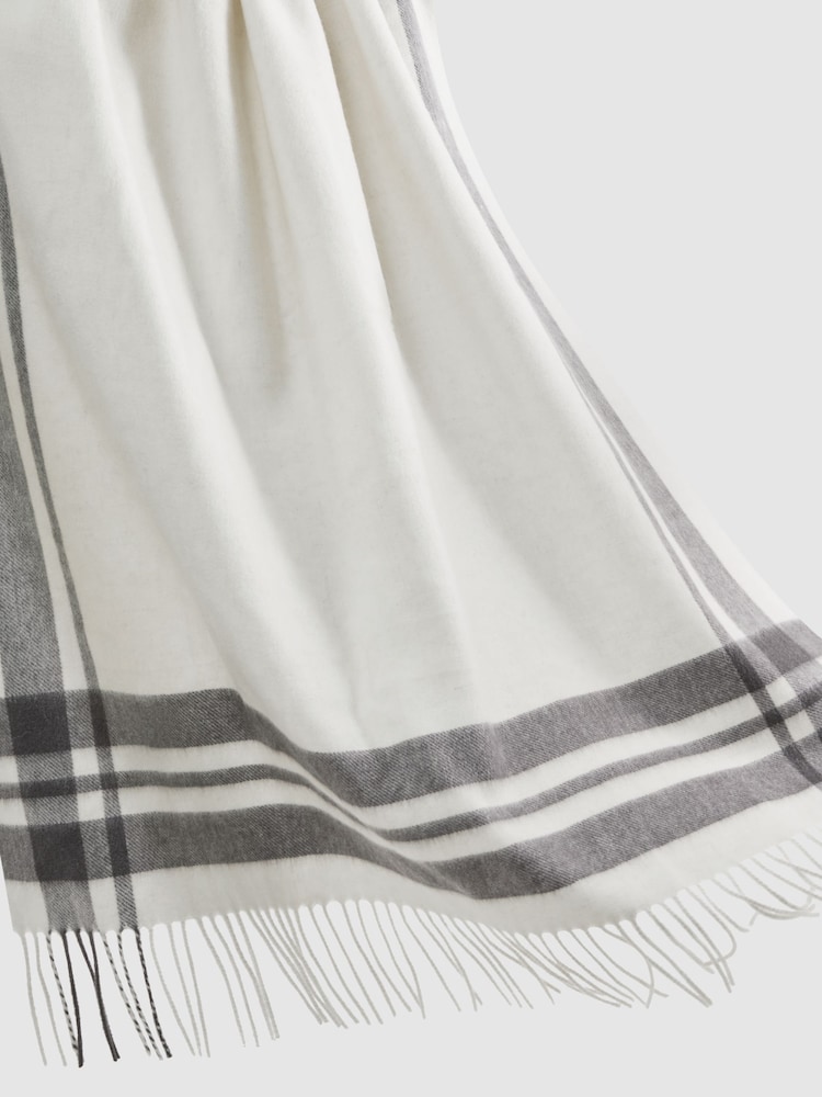 Reiss Grey/Ecru Martina Lambswool Checked Scarf - Image 4 of 4