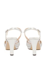 Tacones plateados de aguja con diseño ajustable de Pavers - Imagen 5 de 5