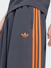 adidas Originals Grey Adicolor Baggy Joggers - Image 3 of 5