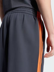 adidas Originals Grey Adicolor Baggy Joggers - Image 4 of 5