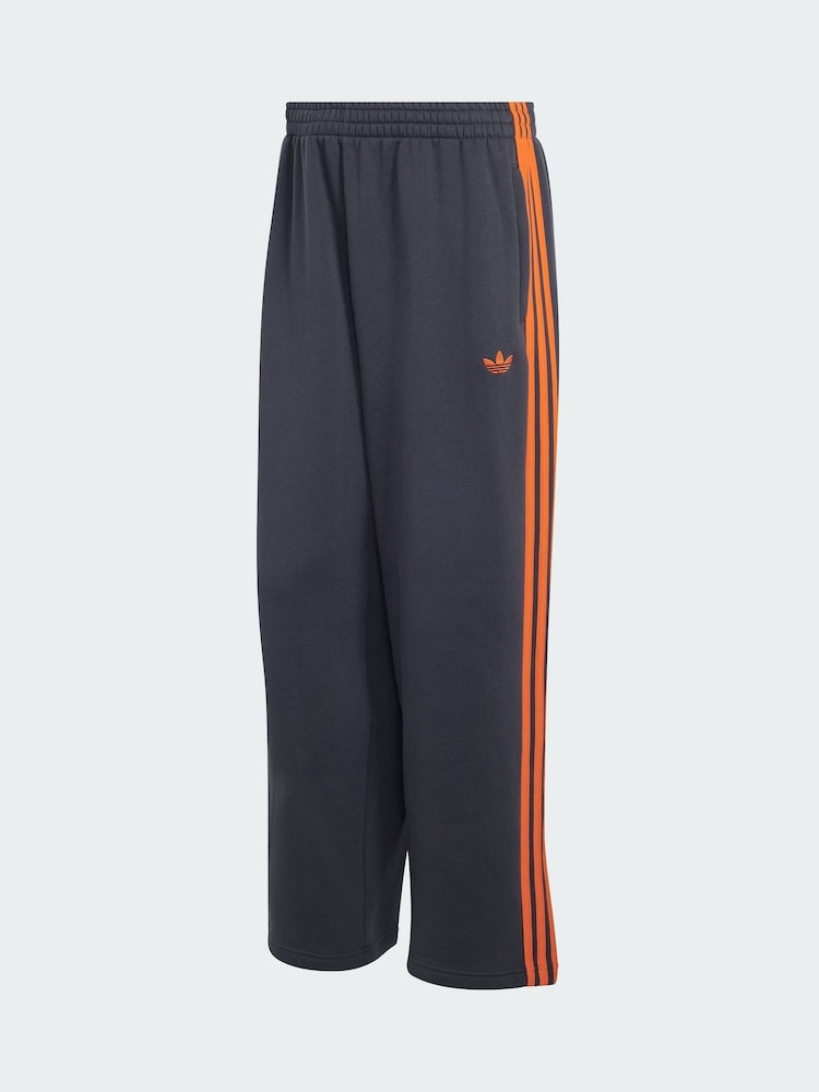 adidas Originals Grey Adicolor Baggy Joggers - Image 5 of 5 adidas Originals Grey Adicolor Baggy Joggers - Image 5 of 5