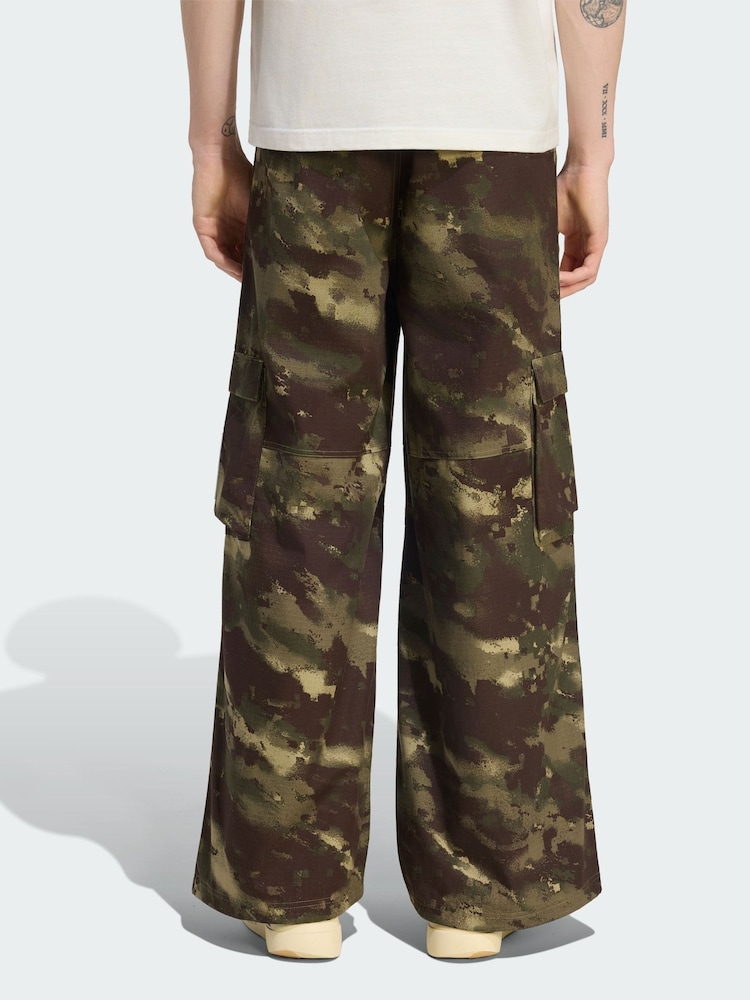 adidas Originals Green Camo Trousers - Image 2 of 5 adidas Originals Green Camo Trousers - Image 2 of 5