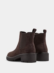 Yours Curve Brown Cleated Chelsea Boots In Wide E Fit - Image 3 of 5