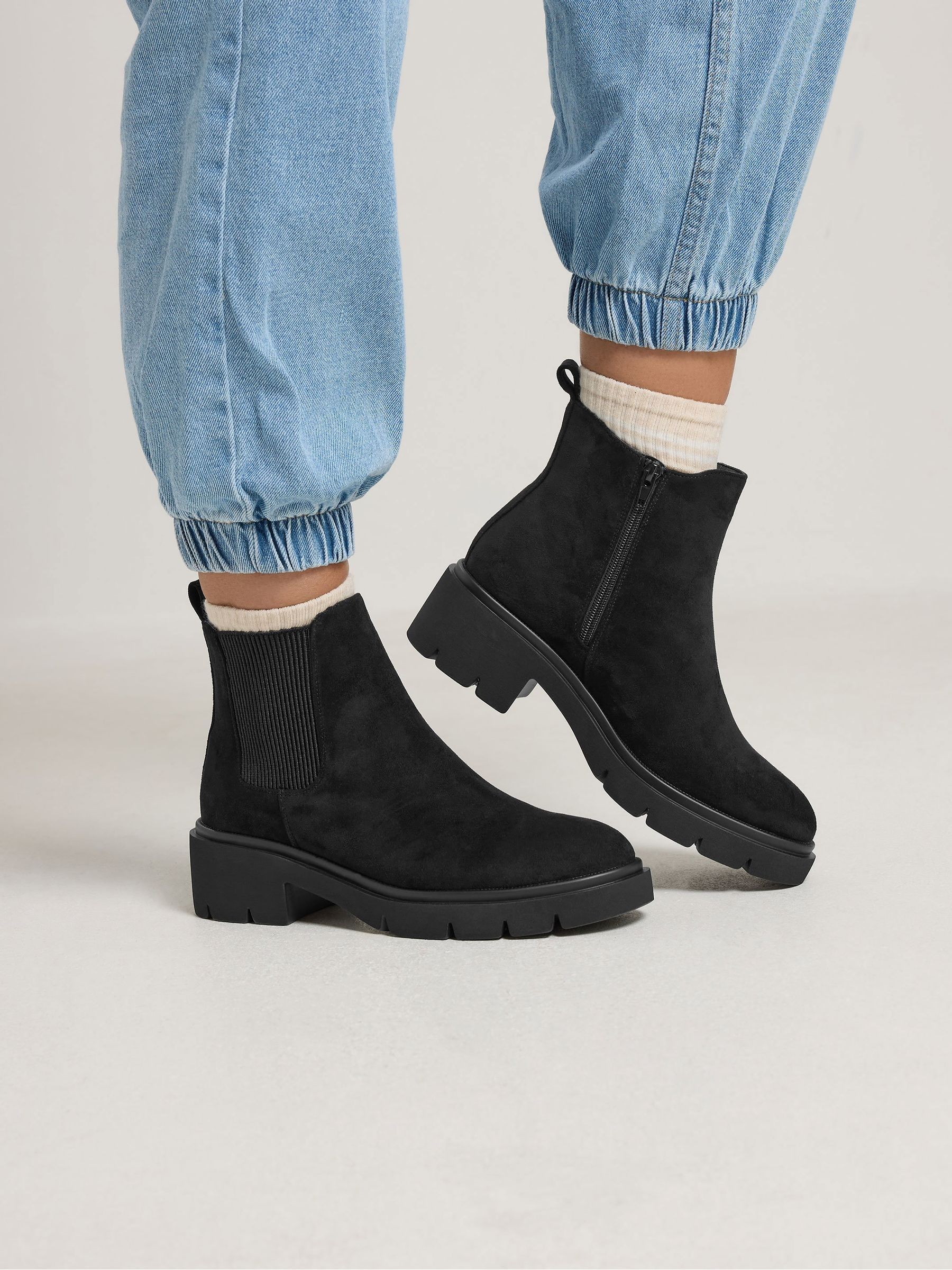 Yours Curve Women's Black Extra Wide Fit Cleated Chelsea Boots