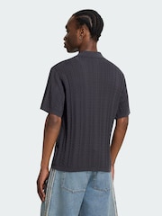 Melns - adidas Originals Cable Knit futbola krekls - Attēls 2 no 5
