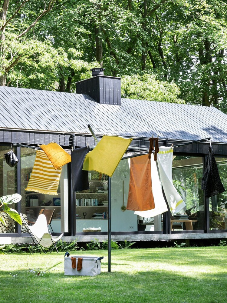 Brabantia Grey Lift-O-Matic 50m + Ground Spike Anthracite Washing Line - Image 1 of 4 Brabantia Grey Lift-O-Matic 50m + Ground Spike Anthracite Washing Line - Image 1 of 4