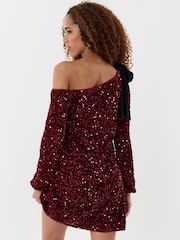 أحمر - Threadbare Sequin Slash Neck Dress with Bow Detail - صورة 2 من 5