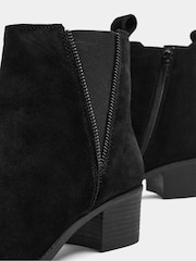 Evans Black Extra Wide Fit Suede Zip Teeth Ankle Boots In Wide E Fit - Image 4 of 4