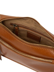 Marrón tostado - Bolso bandolera de piel Azalea de Conkca - Imagen 6 de 6