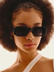 QUAY Black Hyped Up Sunglasses - Image 4 of 5