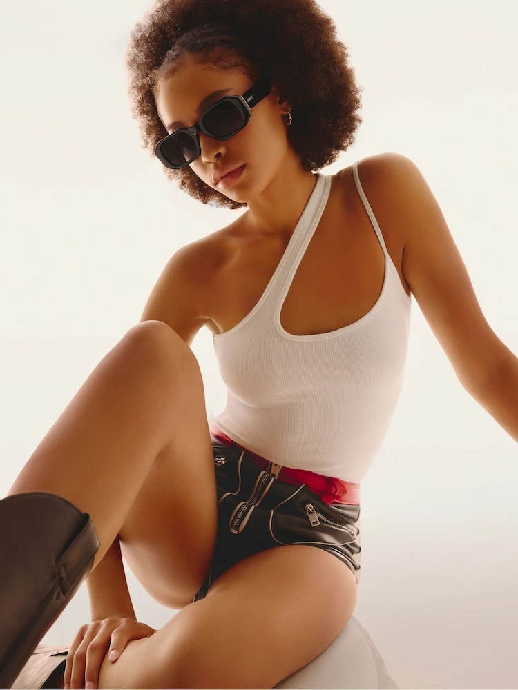 QUAY Black Hyped Up Sunglasses - Image 5 of 5
