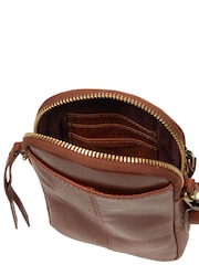 Marrón - Bolso bandolera de piel para móvil Raven de Conkca - Imagen 7 de 7