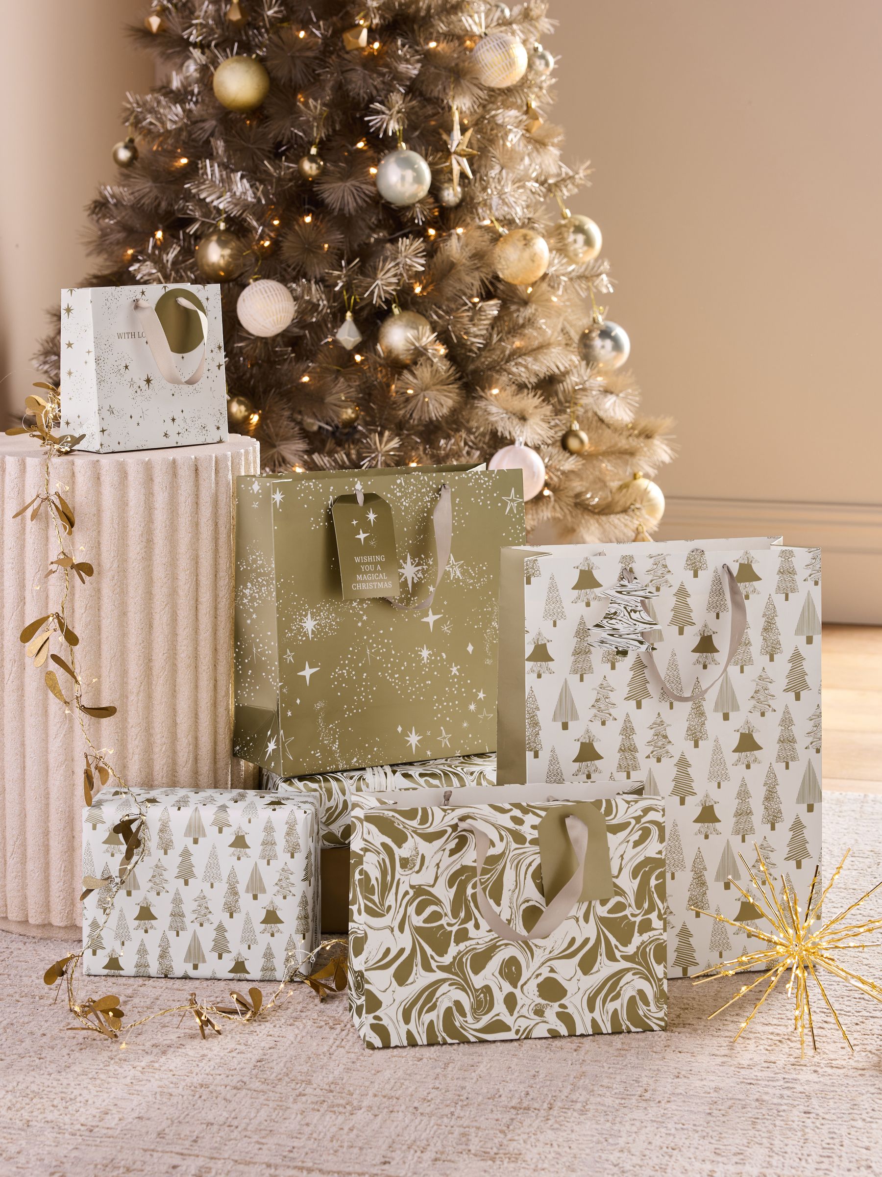 Golden Trees Christmas 4 Pack Gift Bags
