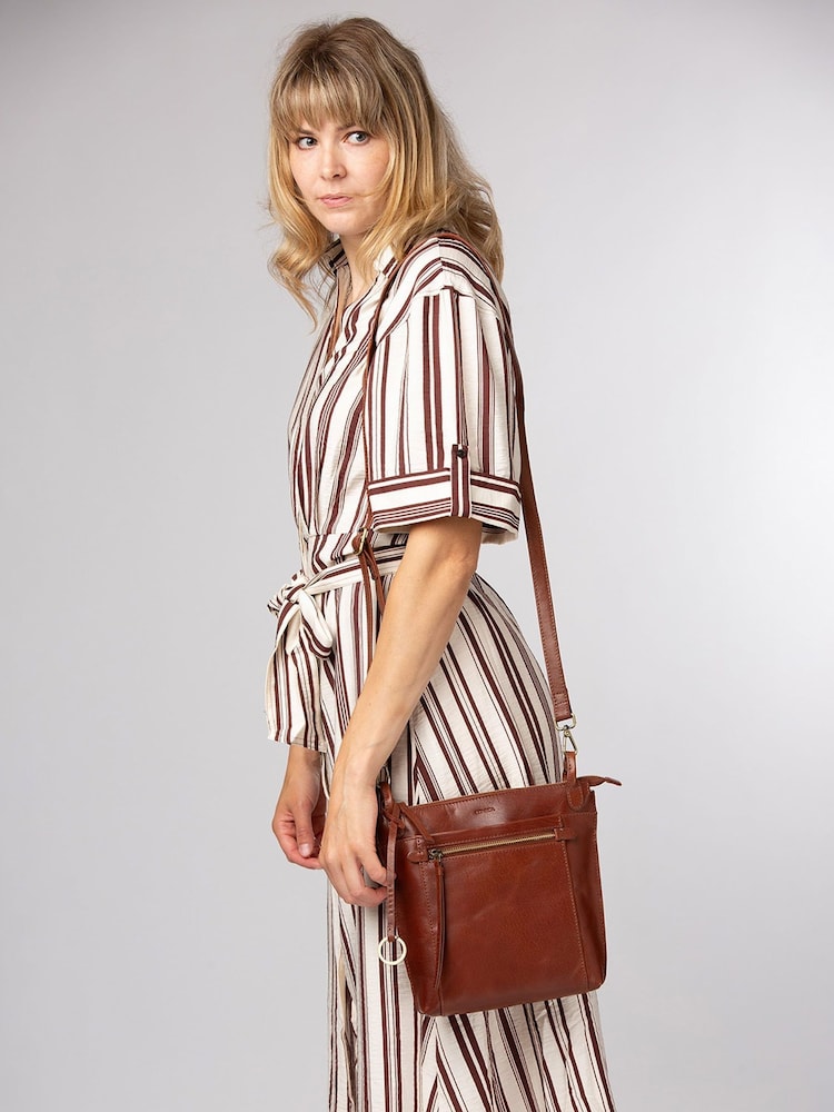 Conkca Brown Swan Leather Shoulder Bag - Image 1 of 6