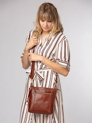 Conkca Brown Swan Leather Shoulder Bag - Image 2 of 6