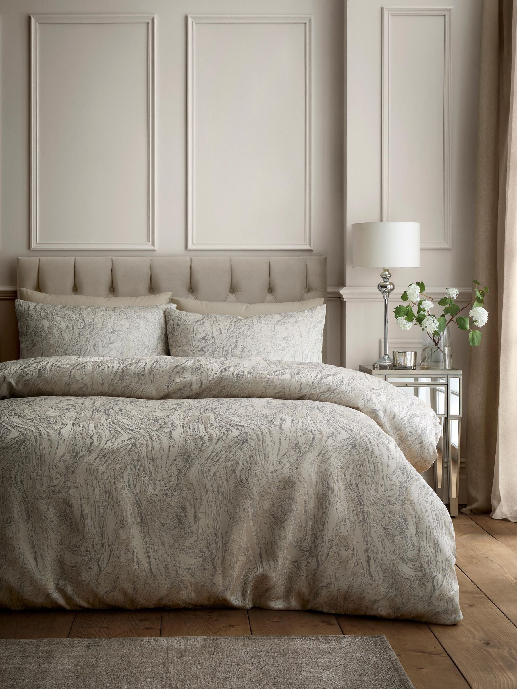 SOIREE Marble Jacquard Duvet Cover Set Super King 260 x 220cm – Natural Soft Touch Bedding with Elegant Marble Jacquard Design, Includes 2 Pillowcases - Image 4